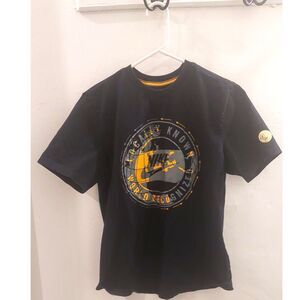 Nike World Recognized Global Graphic T-Shirt Black Men’s Medium